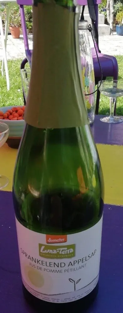 Jus de pomme pétillant