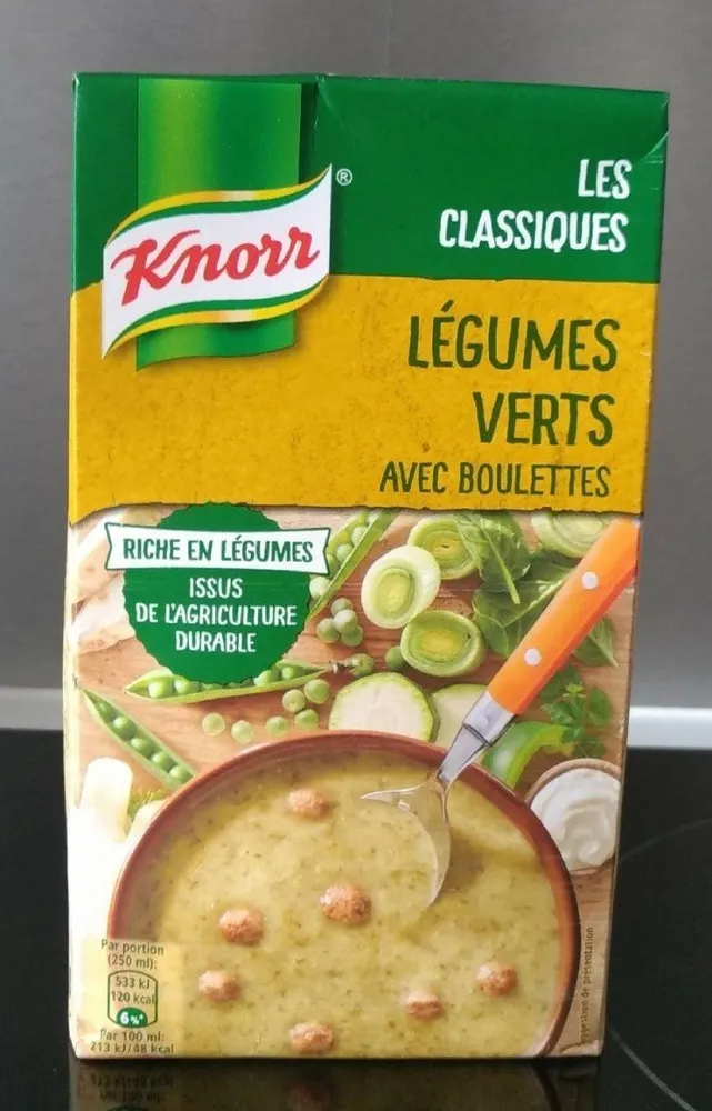 Soupe de légumes verts avec boulettes