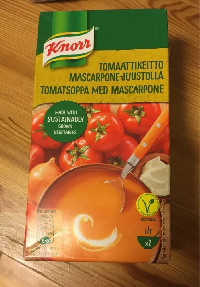 tomaattikeitto mascarpone-juustolla