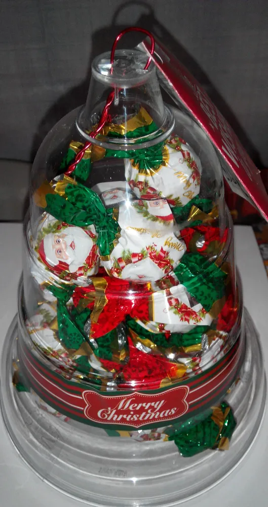 Fantaisie au cacao fourré de crème (noisette, caramel) Chocolat de Noël