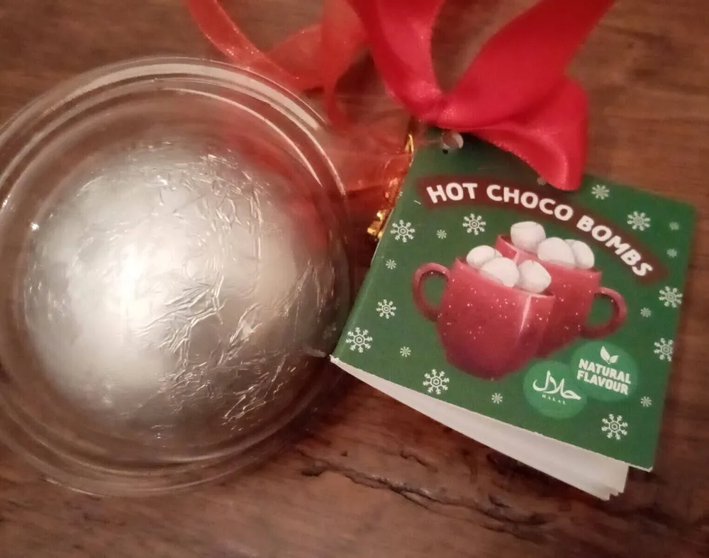 Hot chocolate bomb
