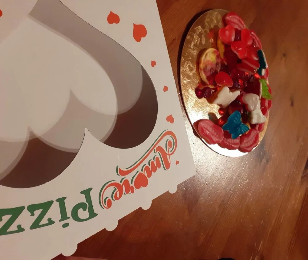 Look candy pizza amore