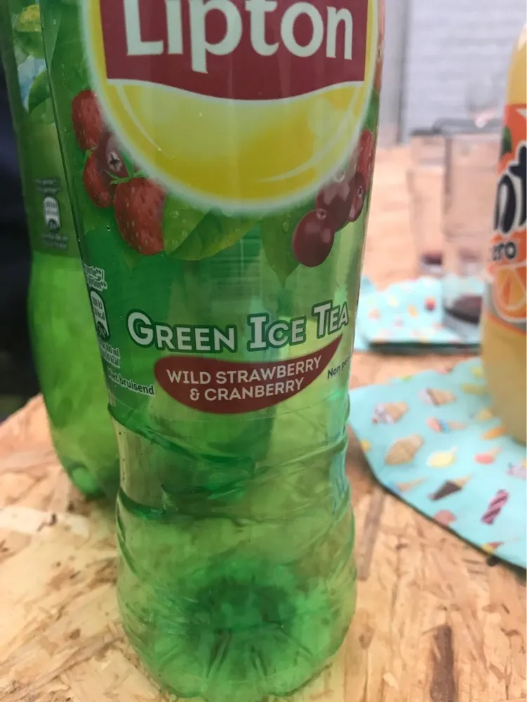 Lipton ice tea gree wild strawberry