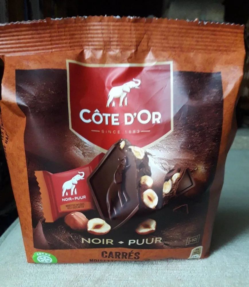 Carrés Noir Noisettes