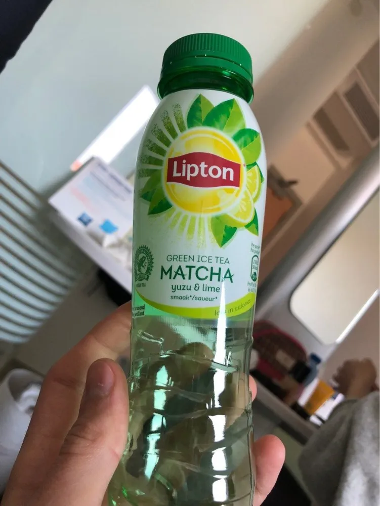 Green ice tea matcha yuzu & lime