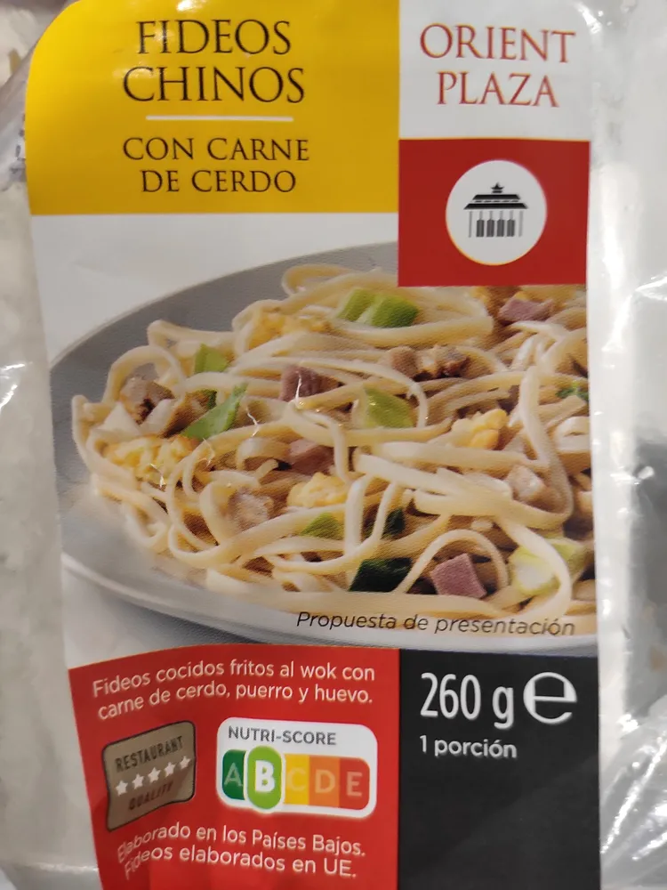 Fideos chinos con carne de cerdo