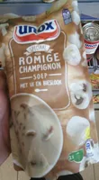 Romige champignonsoep met ui en bieslook