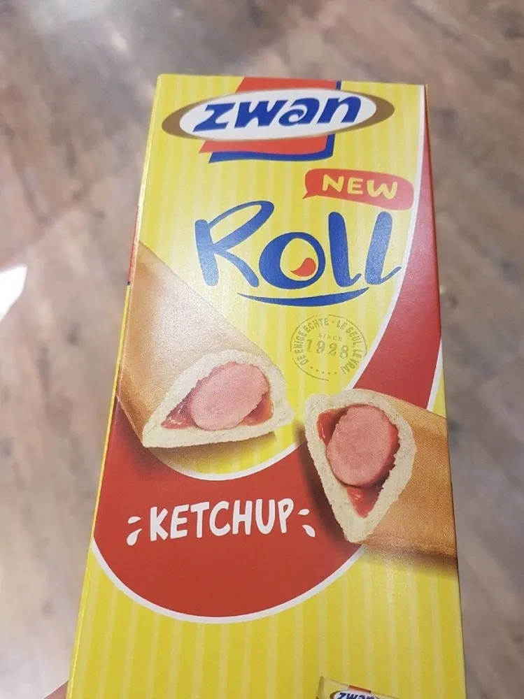 Zwan roll ketchup