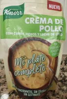 Crema de pollo con curry, fideos y leche de coco