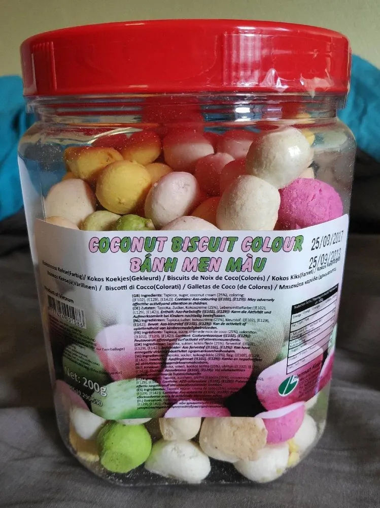 Coconut biscuit colour