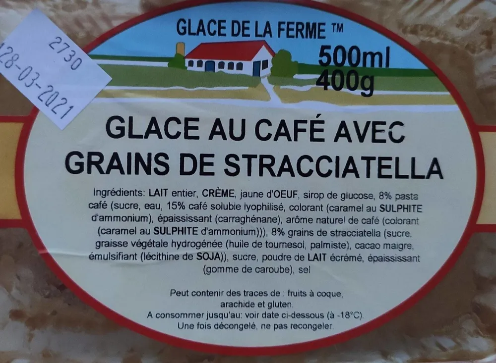 Glace au café avec grains de stracciatella