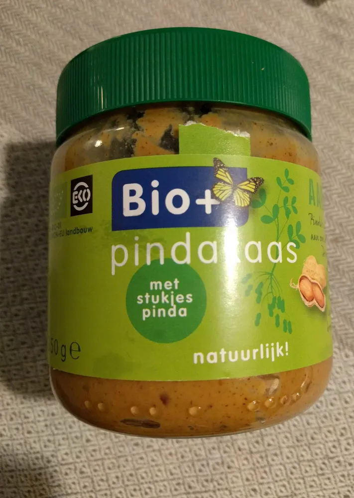 Pindakaas met stukjes pinda
