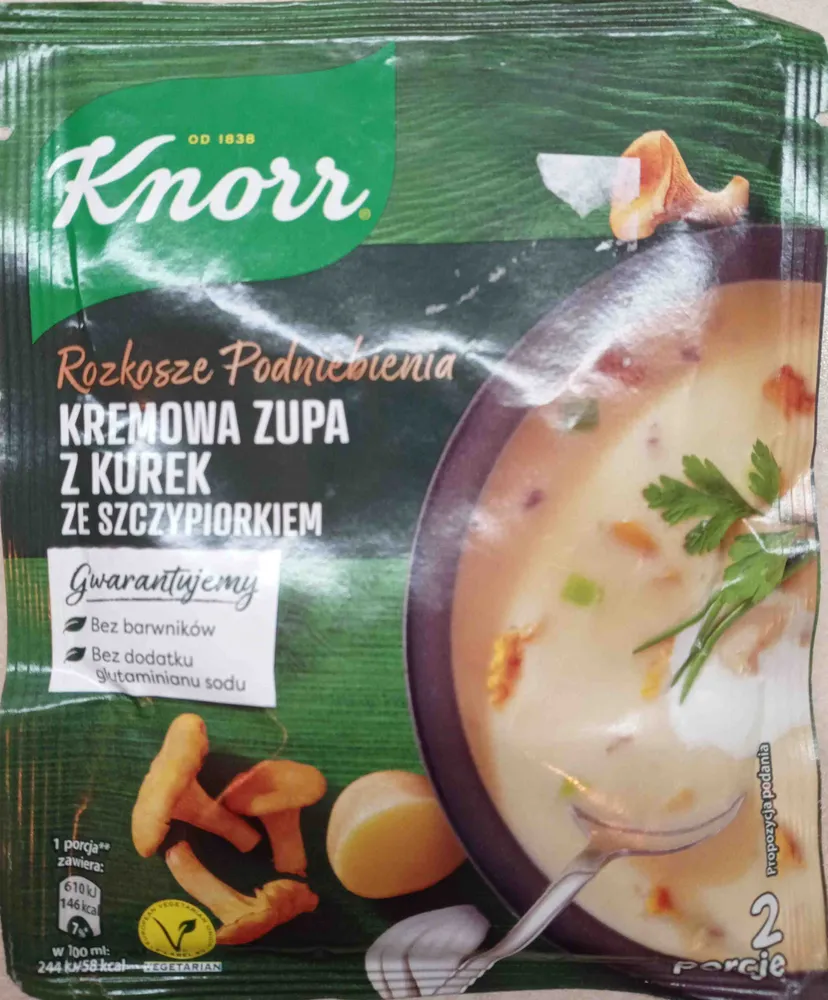 Kremowa zupa z kurek ze szczypiorkiem
