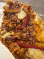 Bbq pulled chicken pizza