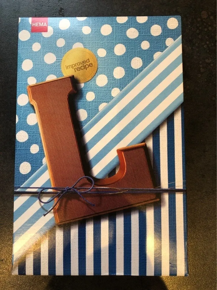 Lettre en chocolat au lait