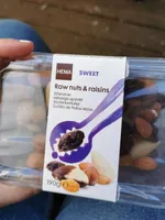 Raw nuts & raisins