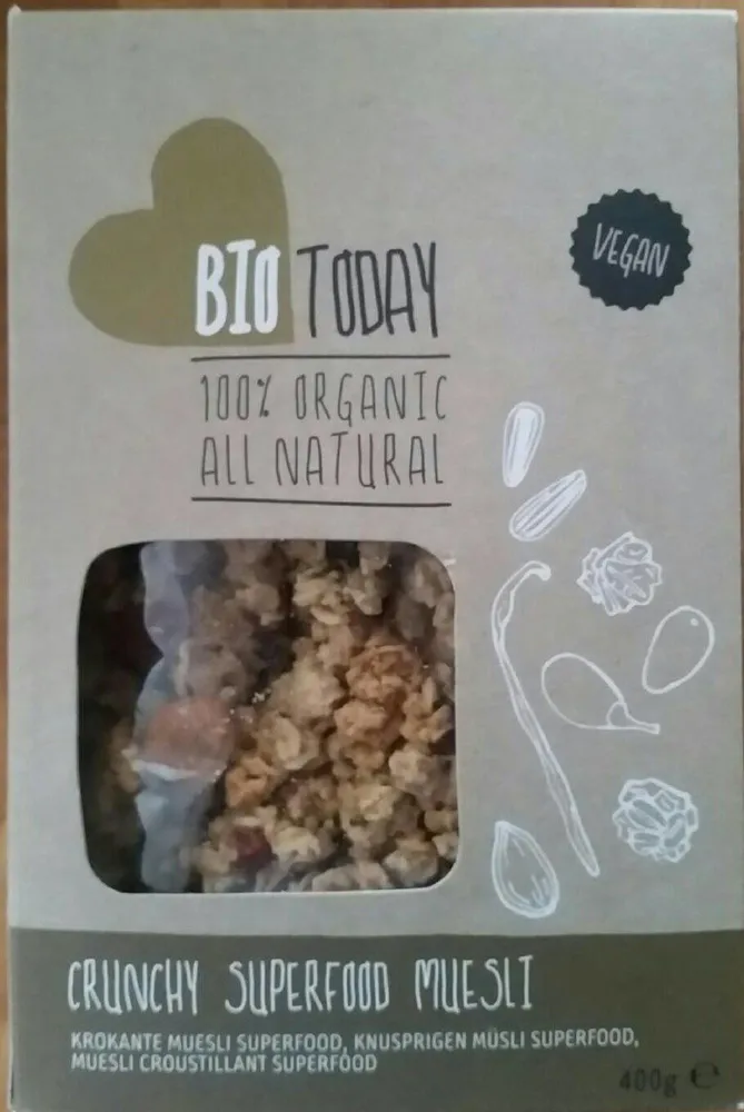 Crunchy superfood muesli