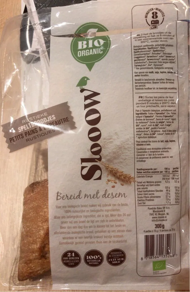 Slooow rustieke speltbroodjes