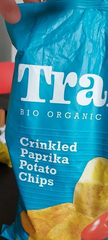 Crinkled paprika potato chips