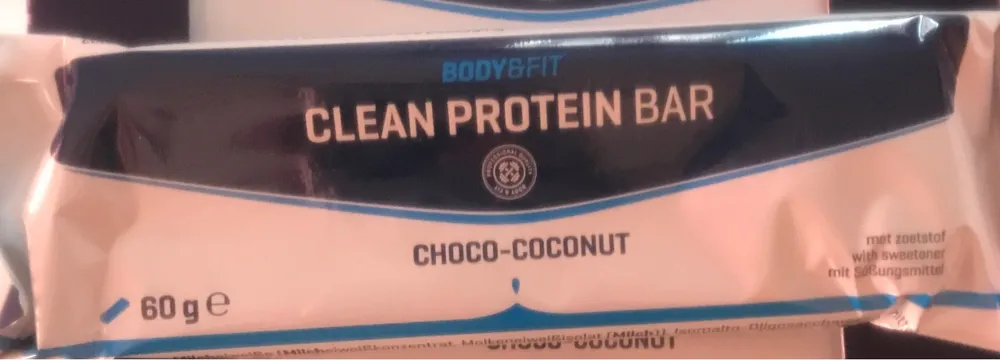 Clean protein bar