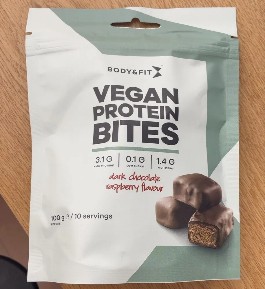 Vegan Protein Bites dark chocolate and raspberry