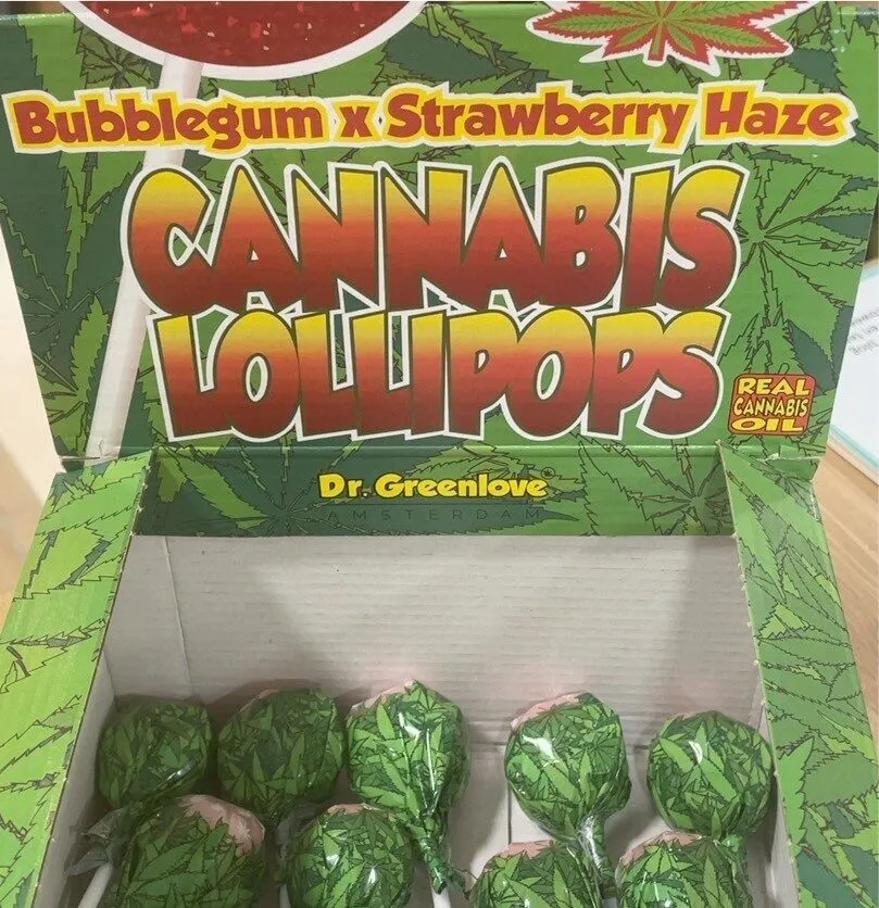 Sucette cannabis saveur fraise