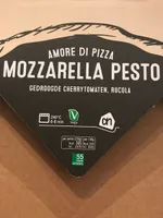 Mozarella pesto pizza