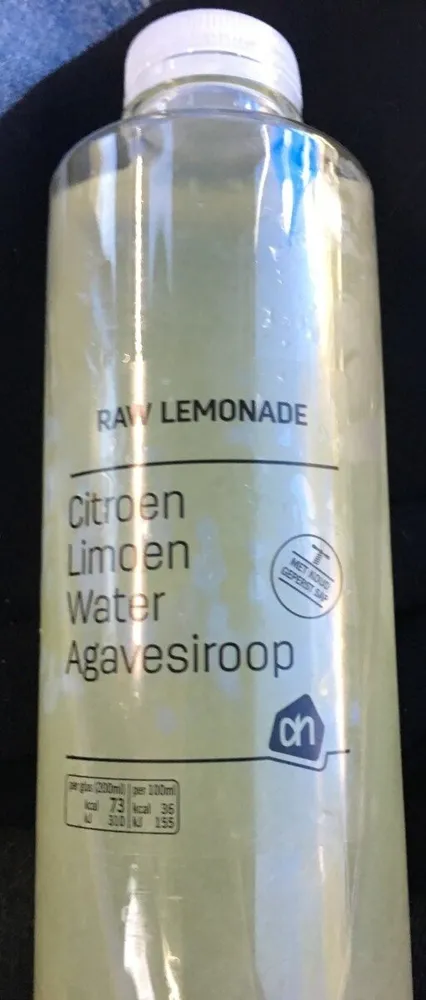 Raw lemonade citroen limoen water agavesiroop