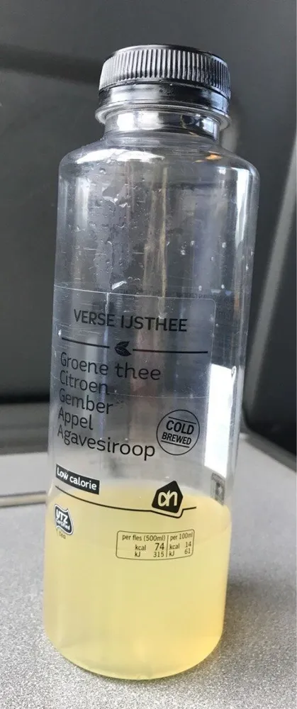 Verse ijsthee - groene thee, citroen, gember