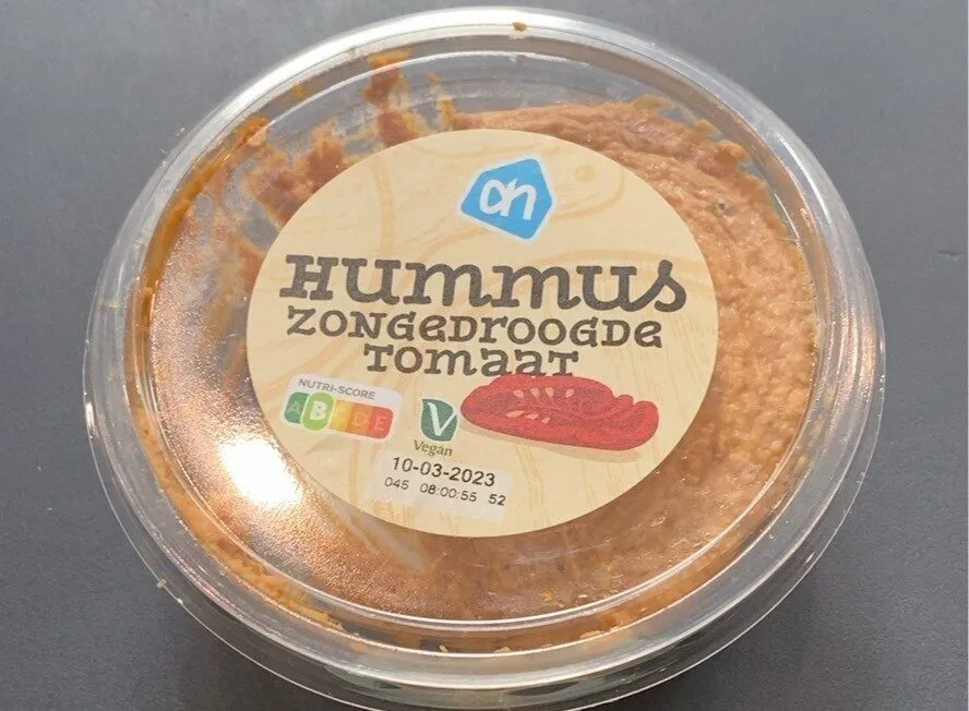 Hummus zongedroogde tomaat