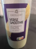 Verse smoothie met kokosmelk, munt, appel en spirulina