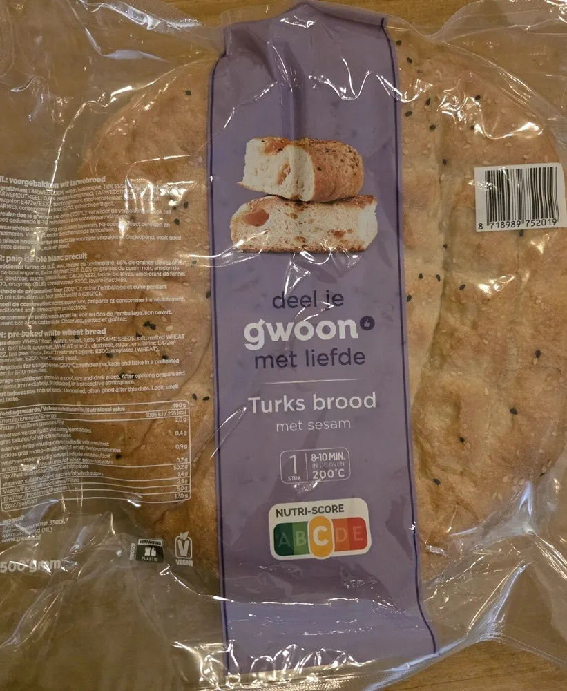 Turks Brood Met Sesam