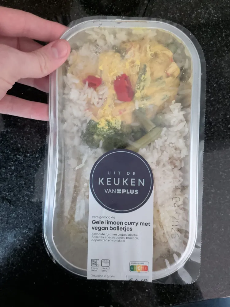 Gele Limoen Curry Met Vegan Balletjes
