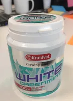 White greenmint chewing gum