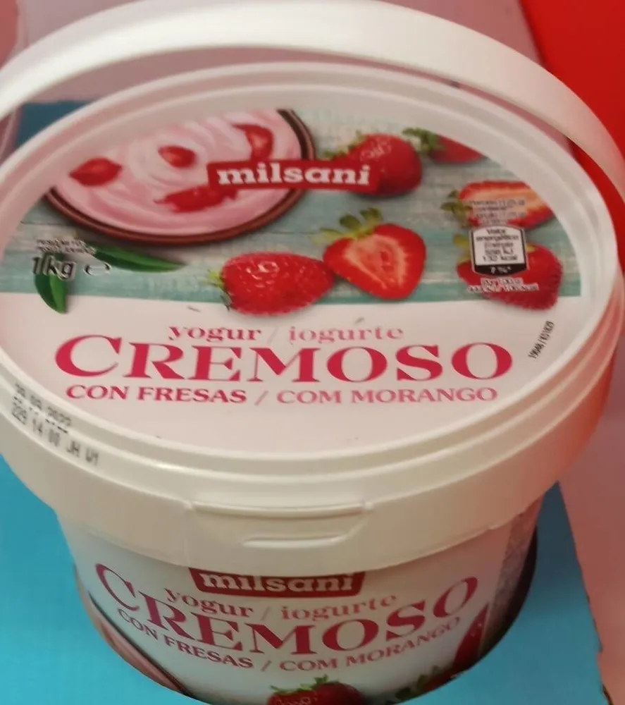 Yogur cremoso con fresas