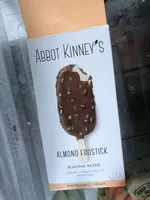 Glace au chocolat et amandes