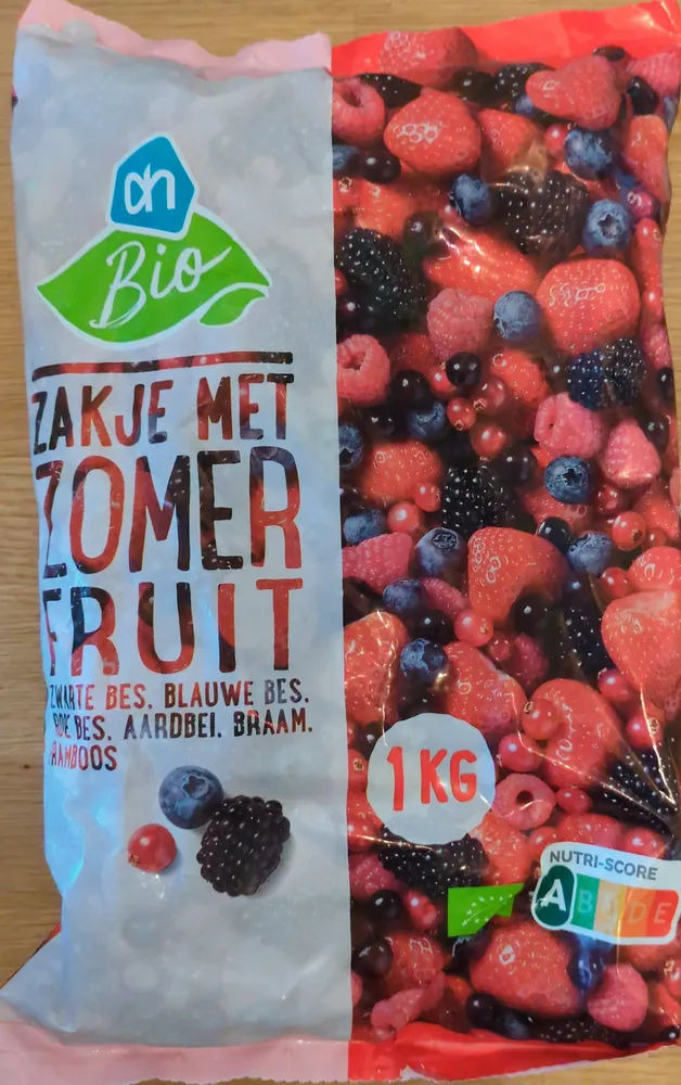 Zakje met zomerfruit