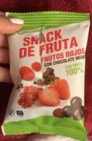 Snack de frutos rojos con chocolate negro