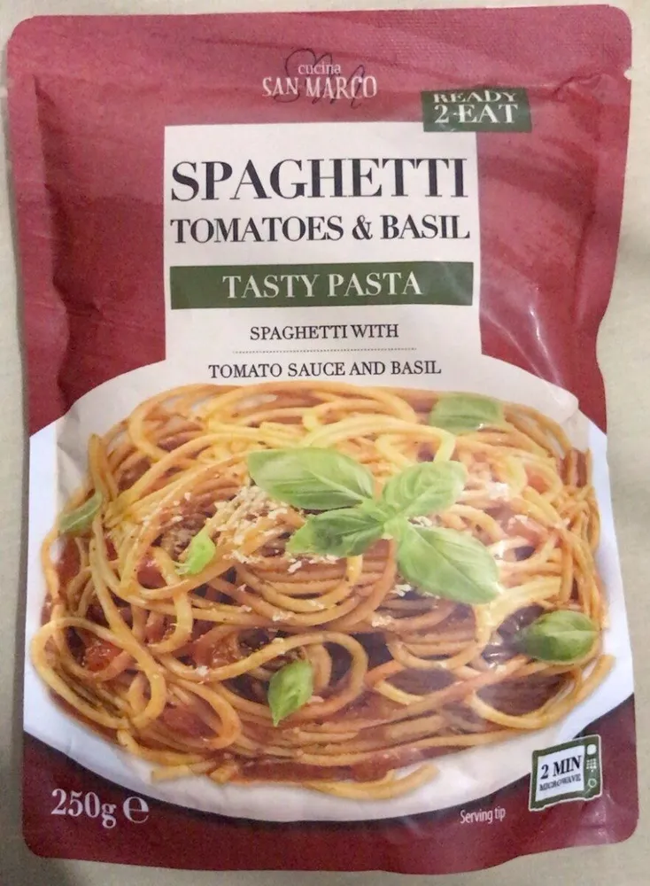 Spaghetti tomatoes & basil