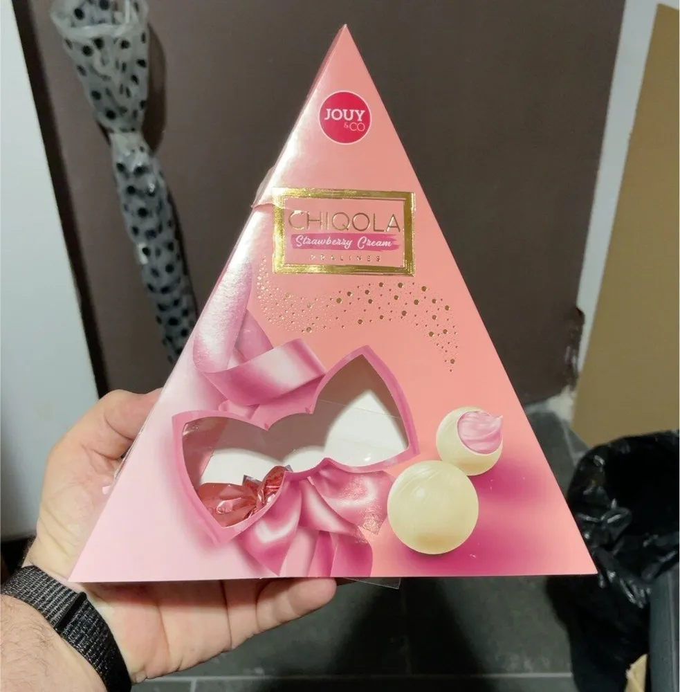 Chiqola strawberry cream