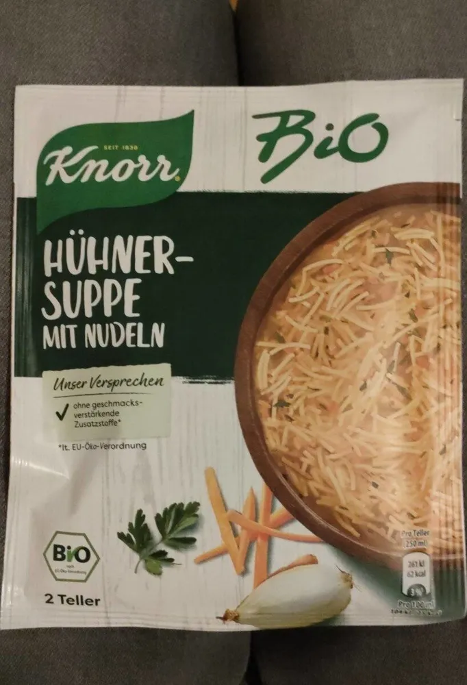 Hühnersuppe mit Nudeln