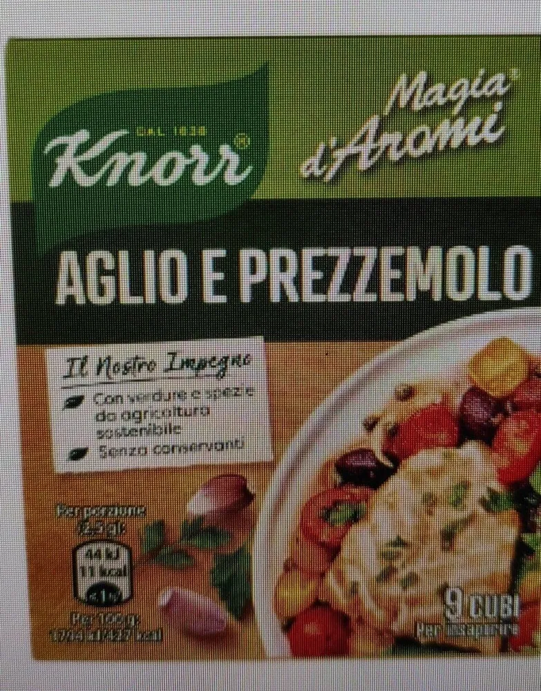 Magia d'armi aglio e prezzemolo in cubi