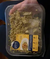 Pflanzenbasierte Stücke wie Hänchen Green Curry