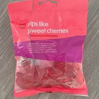 lips like sweet cherries