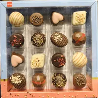 Assortiments de chocolats fourrés