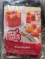 Pate d'amande noir Fun cakes