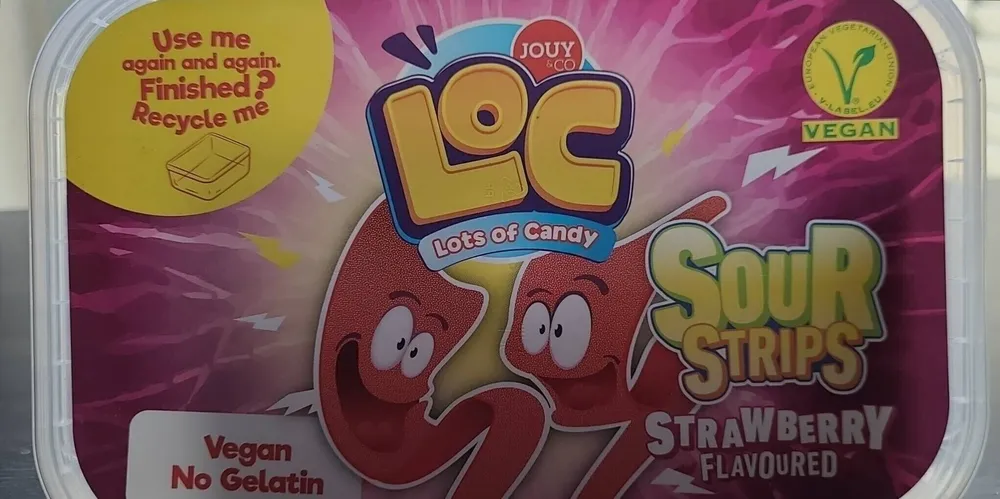 Sour srtrips strawberry flavoured