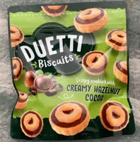 Crispy cookies with creamy hazelnut cocoa