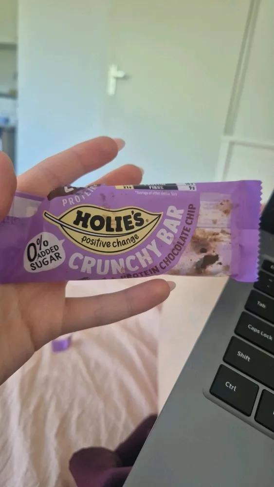 Crunchy bar protein chocolate chips