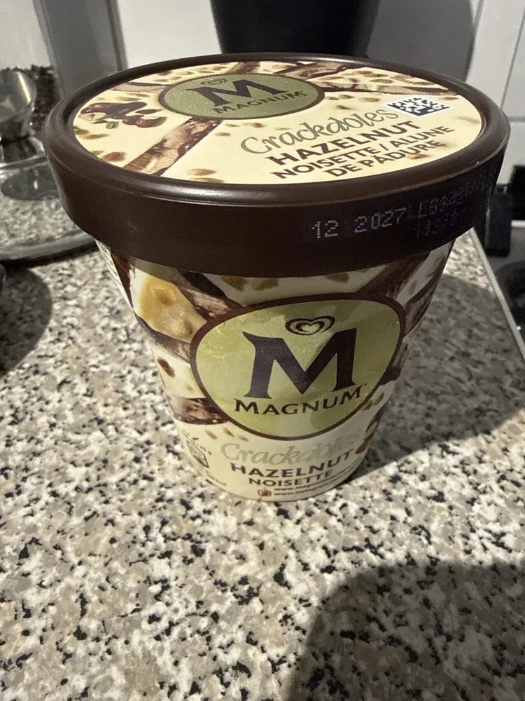 Magnum Crackables Hazelnut